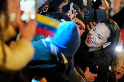 Machado traf in der Nacht in Oslo ein. Foto: Lise Åserud/NTB Scanpix/AP/dpa