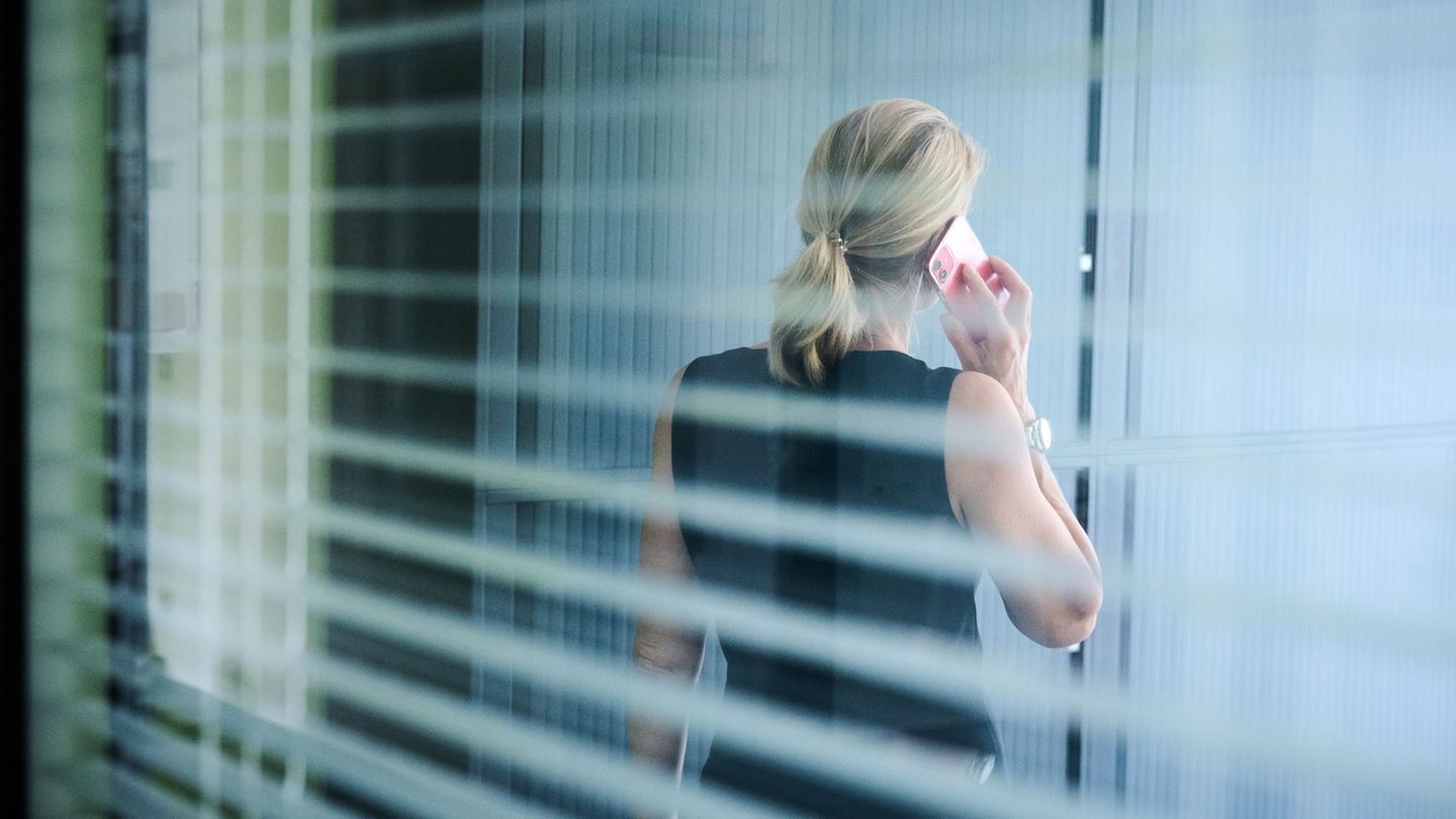 Mehr als jede dritte Position in den Führungsetagen großer öffentlicher Unternehmen ist inzwischen von einer Frau besetzt. (Symb