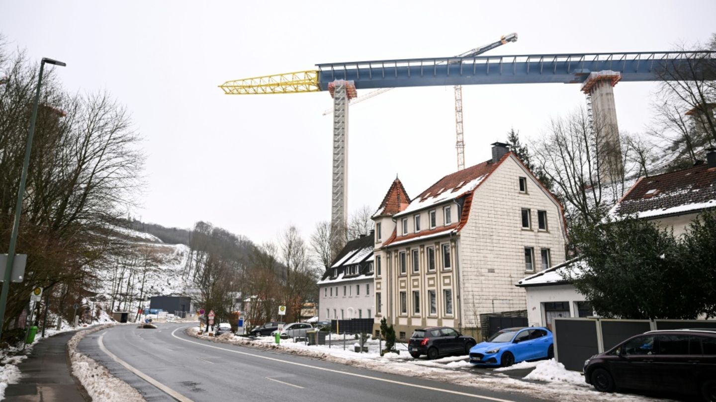 Bauarbeiten an neuer Talbrücke im Januar 2025 in Lüdenscheid
