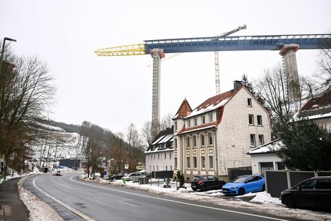 Bauarbeiten an neuer Talbrücke im Januar 2025 in Lüdenscheid