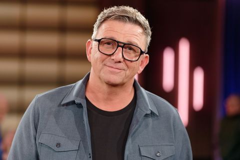 Hans Sigl ist mit einem ironisch-heiteren Weihnachtsprogramm auf Tournee. (Archivbild) Foto: Henning Kaiser/dpa