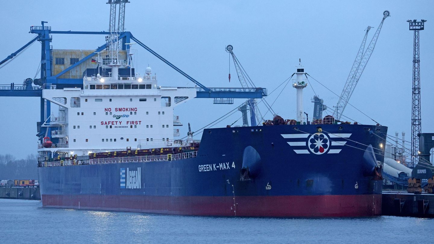 Der Wirtschaft droht laut Ifo eine lange Wachstumsschwäche. (Archivbild) Foto: Bernd Wüstneck/dpa