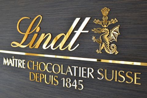 Schokolade von Lindt ist bei Verbrauchern in Deutschland beliebt. Foto: Walter Bieri/Keystone/dpa