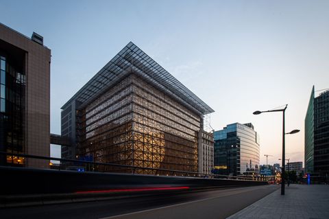 Trotz der ersten Einigung werden im Europagebäude auch in den kommenden Tagen noch schwierige Diskussionen erwartet. (Archivbild