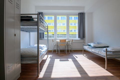 Ein Zimmer in einem Gebäude der Landesaufnahmeeinrichtung (LAE) für Asylsuchende in Stendal. (Archivbild) Foto: Klaus-Dietmar Ga