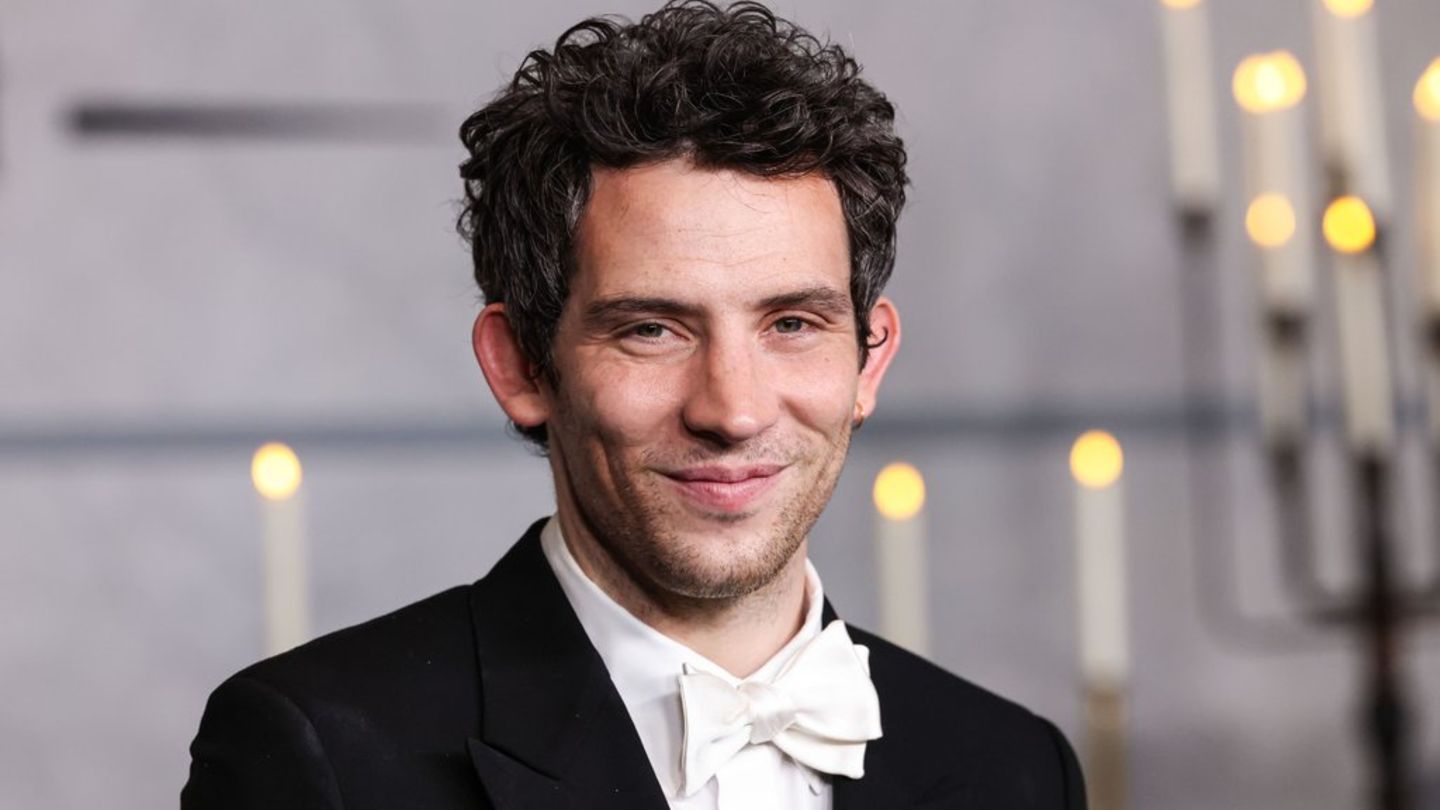 Josh O'Connor bei der Premiere von "Wake Up Dead Man" in Los Angeles.