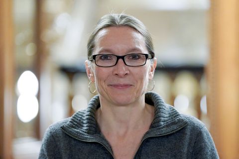 Mit zusätzlichen Fachkräften will Familiensenatorin Bekeris die Jugendhilfe in den Bezirken stärken. (Archivbild) Foto: Marcus B