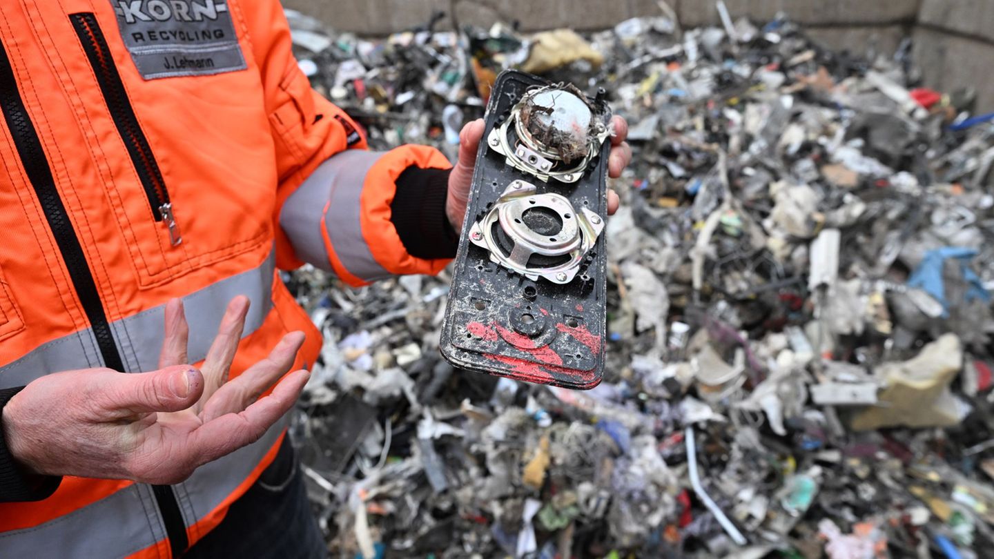 In Akkus stecken wertvolle Metalle und seltene Erden, die später als Sekundärrohstoffe zurückgewonnen werden können. Foto: Bernd