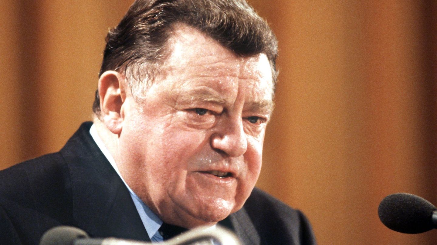 Bis heute ist Franz Josef Strauß der Rekordhalter bei den Stimmergebnissen der CSU-Chefs. (Archivbild) Foto: Frank Mächler/dpa