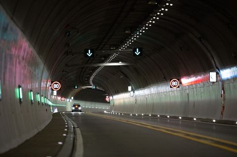 Seit März 2024 wird der A4-Tunnel Königshainer Berge saniert. (Archivbild) Foto: Robert Michael/dpa