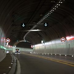 Seit März 2024 wird der A4-Tunnel Königshainer Berge saniert. (Archivbild) Foto: Robert Michael/dpa