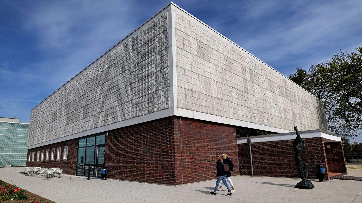 Die Rostocker Kunsthalle zeigt die Ausstellung "Hans Ticha. Retrospektive" vom 14. Dezember bis 15. März 2026. Foto: Bernd Wüstn