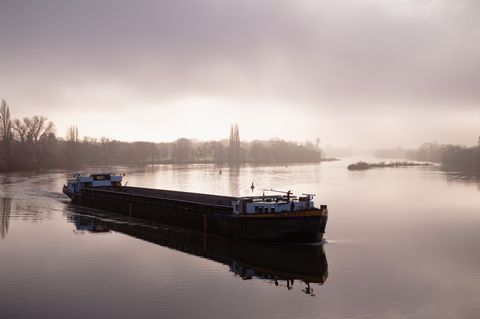 Keine klare Sicht im Südwesten: Der Nebel bleibt. Foto: Uwe Anspach/dpa