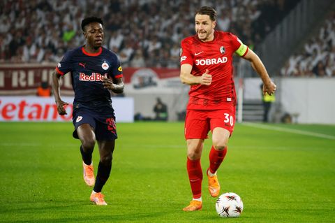 In der Europa League sind Christian Günter (r.) und der SC diese Saison noch ungeschlagen. Foto: Philipp von Ditfurth/dpa