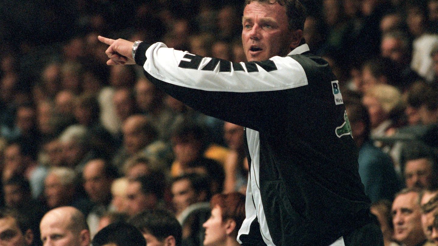 Trainer Lothar Doering holte 1993 mit den deutschen Handballerinnen den WM-Titel. Foto: Peter Förster/Zentralbild/dpa