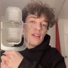 Nemo sendet ESC-Trophäe an Veranstalter zurück