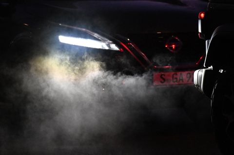 Die EU-Kommission will eine Rücknahme des sogenannten Verbrenner-Aus vorschlagen. (Archivbild) Foto: Bernd Weißbrod/dpa