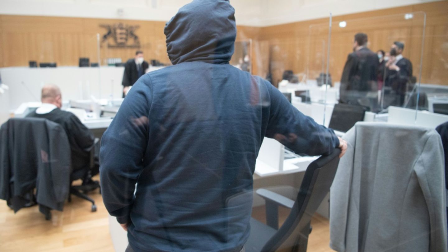 Prozessauftakt in Stuttgart im April 2021