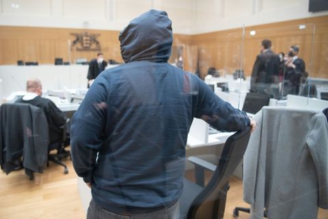 Prozessauftakt in Stuttgart im April 2021