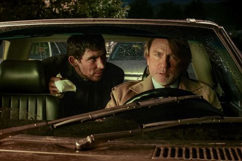 Josh O'Connor stiehlt Daniel Craig in "Wake Up Dead Man" die Show. Foto: John Wilson/Netflix/dpa