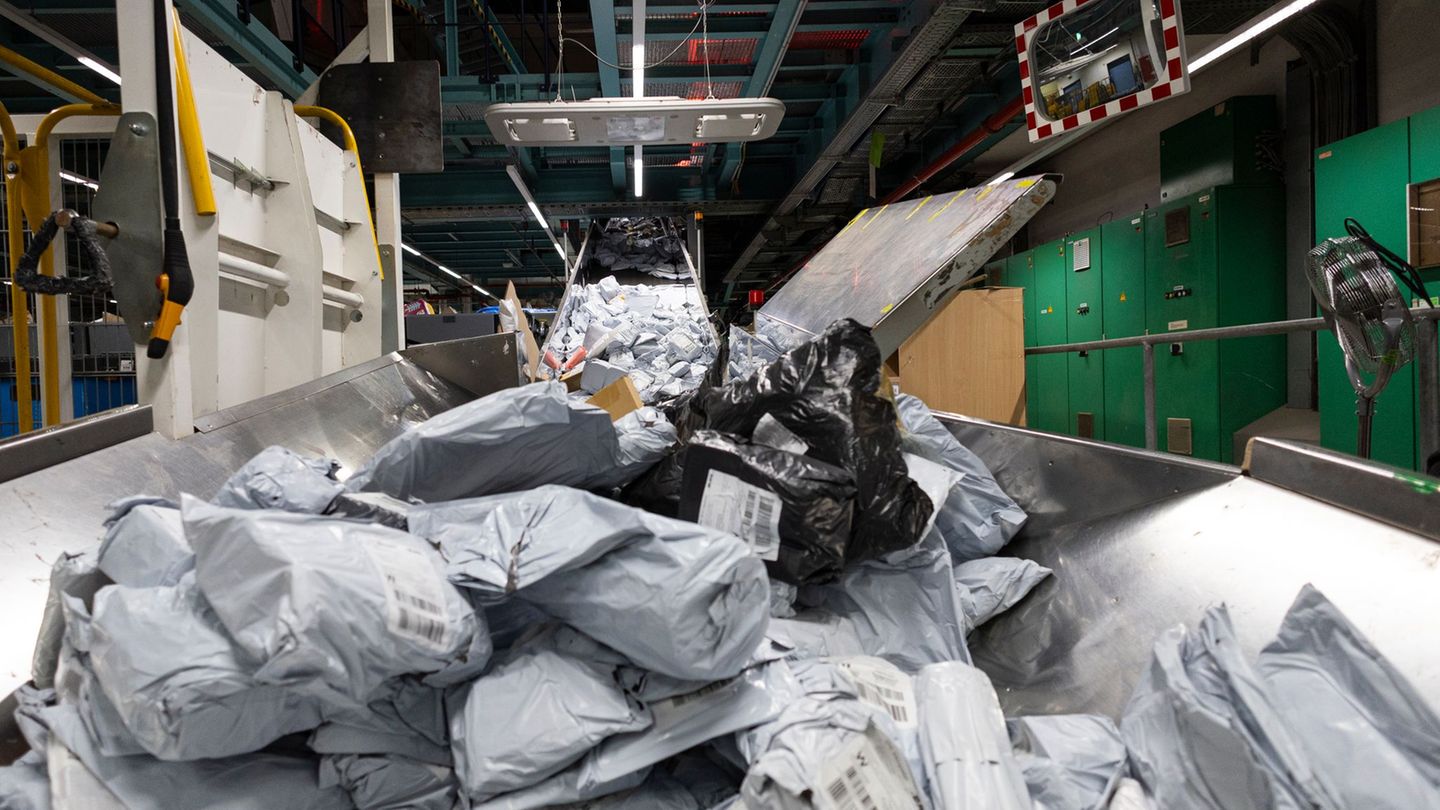 Ob günstige Produkte durch die neuen Vorgaben der EU teurer werden, dürfte abzuwarten bleiben. Foto: Hannes P Albert/dpa