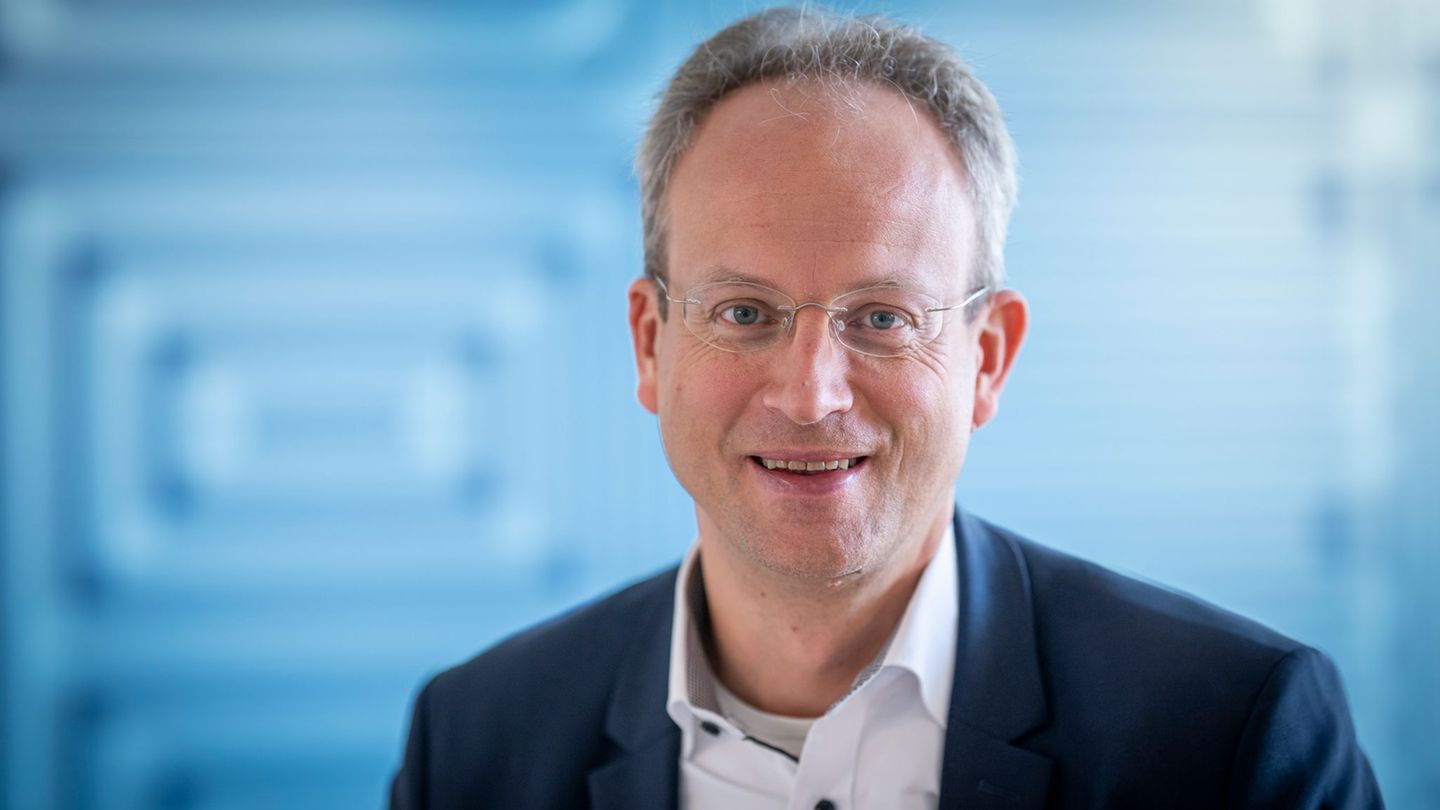 Bald hat BLM-Präsident Schmiege euch eine Spitzenposition für alle 14 deutschen Landesmedienanstalten (DLM) inne. Foto: Peter Kn