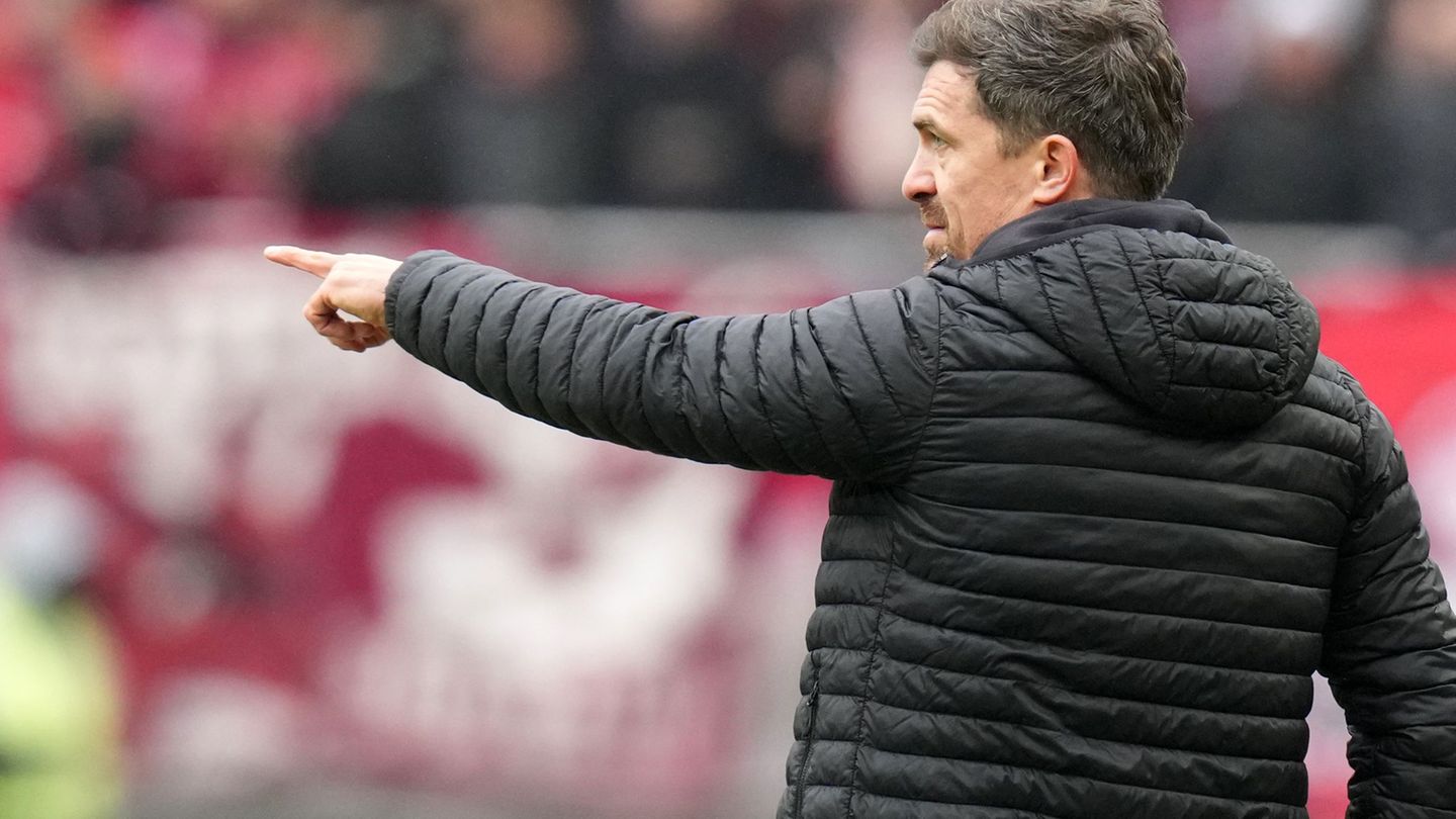 Dynamo-Trainer Thomas Stamm hofft auf zwei Testspiele im Trainingslager. (Archivbild) Foto: Thomas Frey/dpa