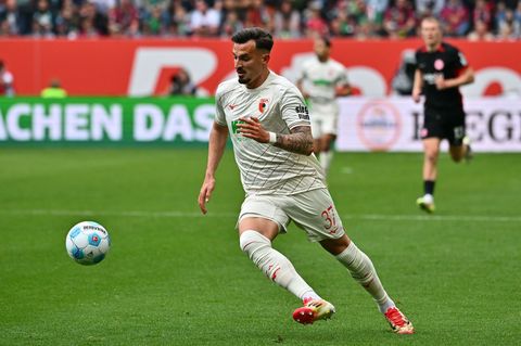 Über seine Augsburg-Rückkehr wird spekuliert: Stürmer Berisha. (Archivbild) Foto: Jan-Philipp Strobel/dpa