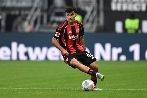 Can Uzun steht nach einer Muskelverletzung vor einem Comeback in der Startelf von Eintracht Frankfurt. (Archivbild) Foto: Arne D