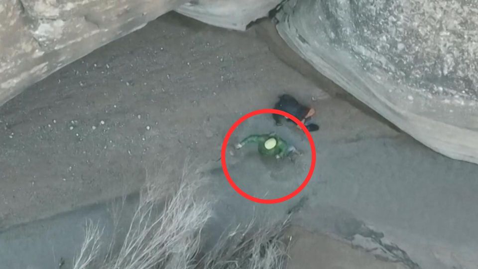 Wanderer bleibt in Treibsand stecken – und sitzt stundenlang fest