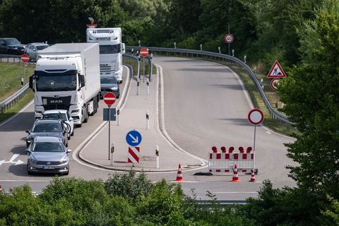 Die Autobahn 81 muss erneut für nächtliche Baumaßnahmen gesperrt werden. (Symbolbild) Foto: Silas Stein/dpa