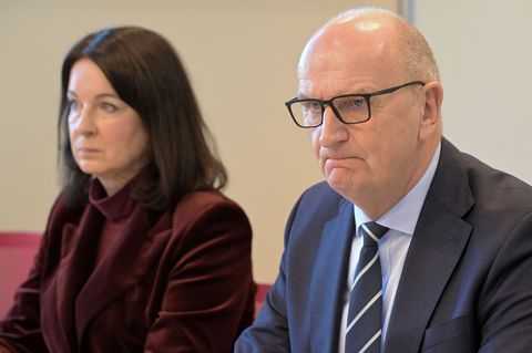 Bei der Krankenreform des Bundes dringen Ministerpräsident Dietmar Woidke (SPD) und Gesundheitsministerin Britta Müller (BSW) au