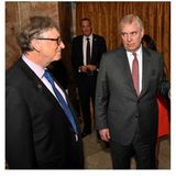 Auch eine Aufnahme des Unternehmers gemeinsam mit dem britischen Ex-Prinzen Andrew befindet sich unter den Epstein-Fotos. Der Royal fiel wegen seiner Verbindungen zum Pädokriminellen Epstein in Ungnade