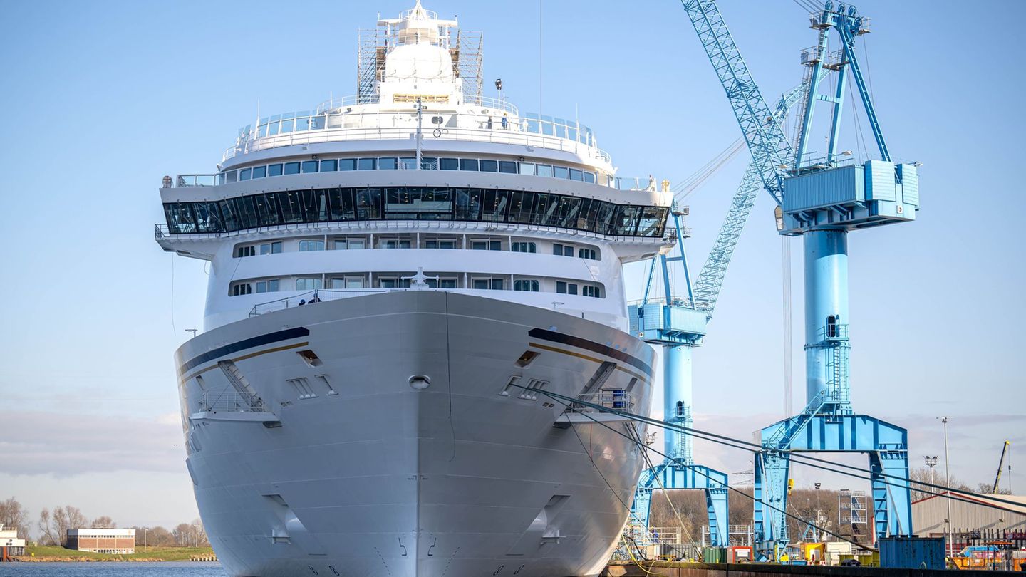 Bund und Land sind mit jeweils 40 Prozent an der Meyer Werft beteiligt. (Archivbild) Foto: Sina Schuldt/dpa