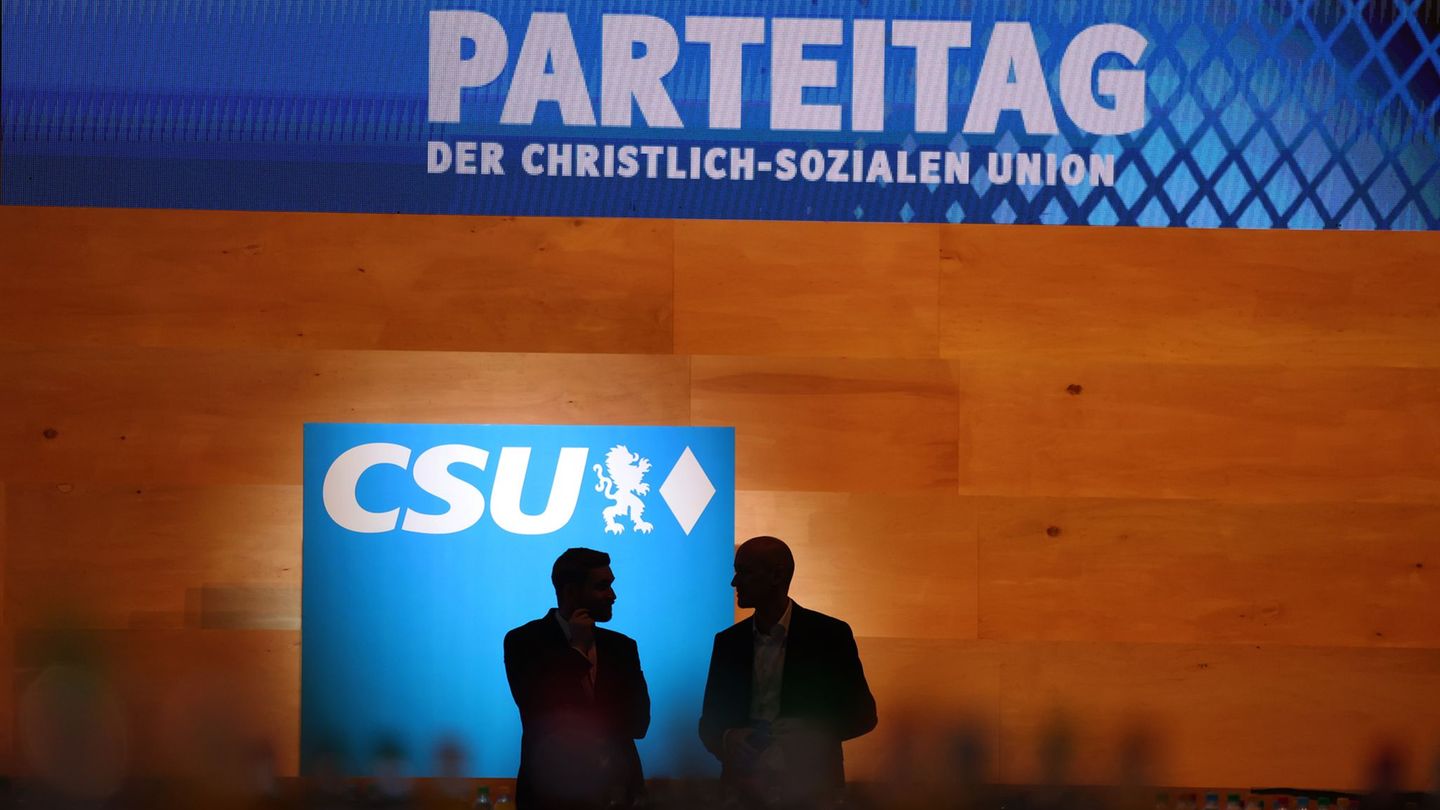 Auf dem CSU-Parteitag wird der komplette Vorstand neu gewählt. Foto: Karl-Josef Hildenbrand/dpa