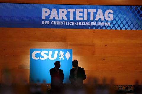 Auf dem CSU-Parteitag wird der komplette Vorstand neu gewählt. Foto: Karl-Josef Hildenbrand/dpa