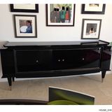 Auch das Foto dieser Kommode, über dem Fotos hängen, gehört zu den von den US-Demokraten veröffentlichten Bildern