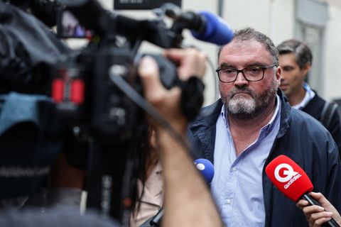 Der ehemalige Anästhesist hatte sich zum Prozessauftakt Medien gegenüber geäußert. (Archivbild) Foto: Romeo Boetzle/AFP/dpa