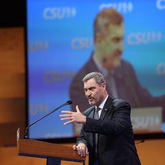 Markus Söder greift die AfD frontal an. Foto: Karl-Josef Hildenbrand/dpa