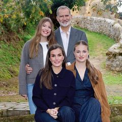 Herbstlich, leger, elegant: So posieren die spanischen Royals für ihre Weihnachtskarte