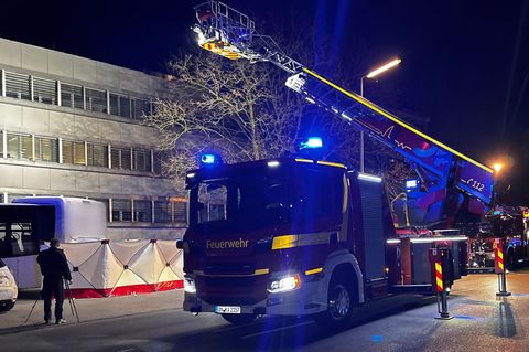 Ein Linienbusfahrer hat einen 14 Jahre alten Fahrradfahrer in Kamen im Kreis Unna überfahren und tödlich verletzt. Foto: Justin