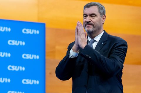 Große Freude sieht anders aus: CSU-Chef Söder bleibt im Amt, aber seine Parteibasis hat ihm einen schmerzhaften Parteitag bereit