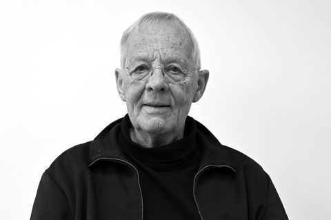 Der deutsche Schauspieler Rolf Becker bei einem Interview im März 2025