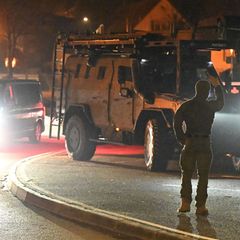 Spezialkräfte der Polizei unterstützten das Jugendamt. Foto: Philipp André/onw-images/dpa