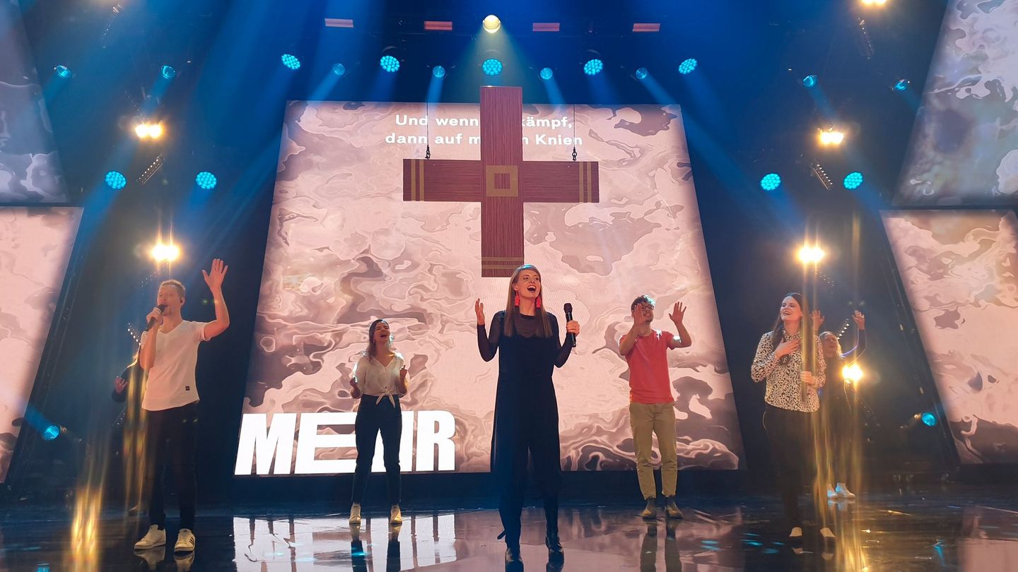 Ungewöhnlicher Schulterschluss: Das Auftreten der jungen Christen und ihrer Prediger erinnert oft an Popkonzerte.