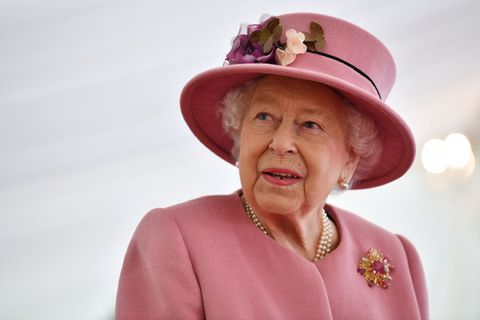 Mit ihren 96 Jahren war Queen Elizabeth II. die älteste Monarchin der Welt. Ihr Platin-Jubiläum im Juni 2022 feierte sie sogar als dienstälteste britische Monarchin aller Zeiten, ehe sie drei Monate später verstarb.
