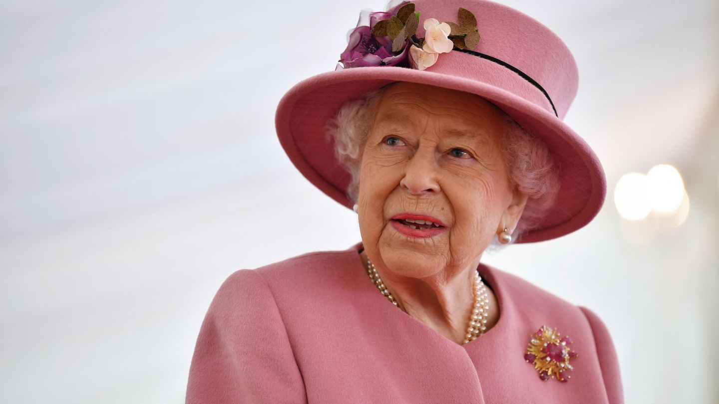 Mit ihren 96 Jahren war Queen Elizabeth II. die älteste Monarchin der Welt. Ihr Platin-Jubiläum im Juni 2022 feierte sie sogar als dienstälteste britische Monarchin aller Zeiten, ehe sie drei Monate später verstarb.