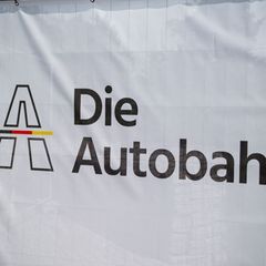 Bevor der Verkehr auf dem umgebauten Autobahnkreuz Nürnberg-Ost freigegeben wird, sind noch Sperrungen notwendig. (Symbolbild) F