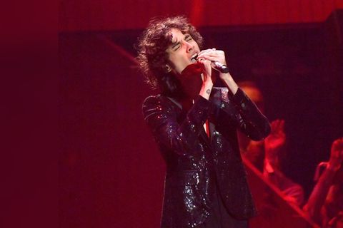 Sombr sang sich mit "Back to Friends" in die Charts.