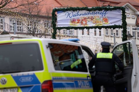 Der Weihnachtsmarkt sei in Absprache mit den Veranstaltern wieder geöffnet, teilte eine Sprecherin der Polizei auf Nachfrage mit